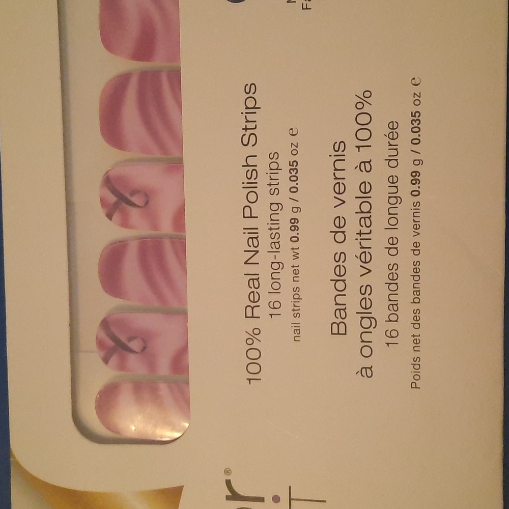 Color street brave and beautiful nail wrap
